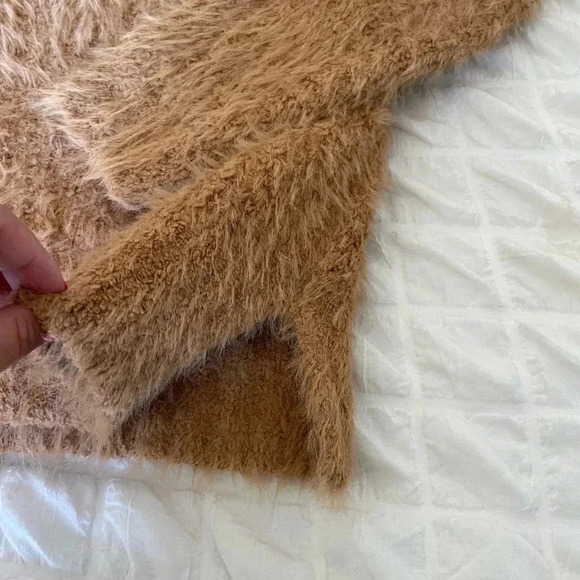 Lulus tan fuzzy sweater - Picture 8 of 10